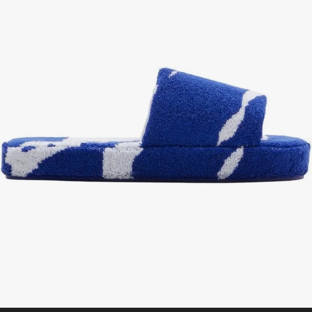 Burberry Snug Finish Slide Slippers LIKE NEW size 7.5-8.5 🐎